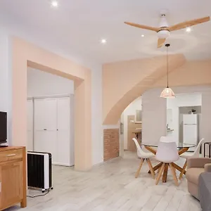 Loft Con Encanto En El Corazon Historico De Apartamento Peralada (Perelada)